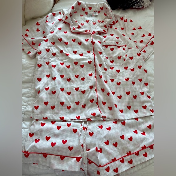 cupcakes & cashmere Other - cupcakes & cashmere White Pajama Set with Red Hearts